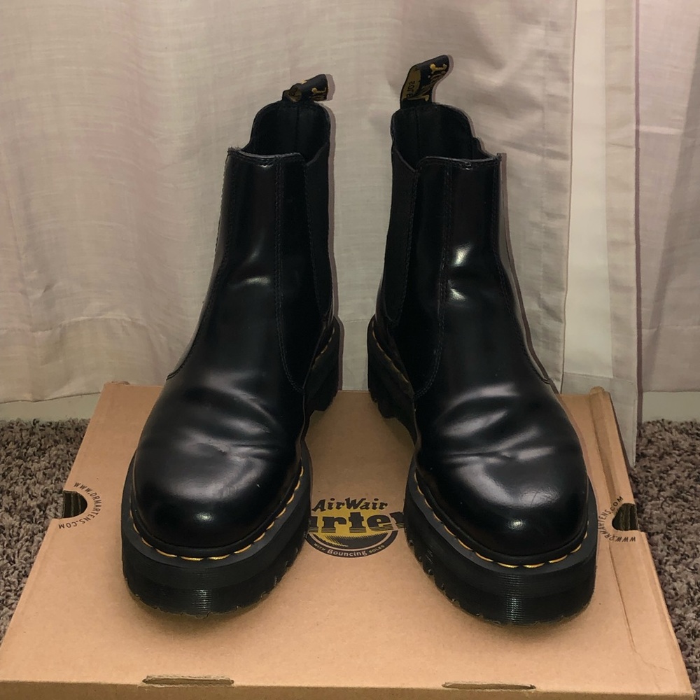 2796 Dr. Marten's Mens Polished Smooth Platform Chelsea Boots (Quad) Size 11 US